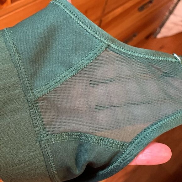 Pink Victoria's Secret Size XS ultimate lightly lined bralette/sports bra - Picture 6 of 7